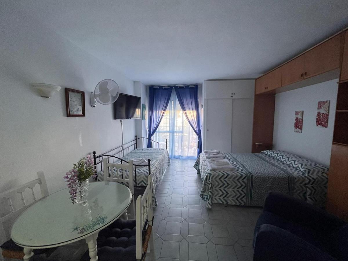 Ferienwohnung Minerva Holidays Estudio En Benalmádena Exterior foto